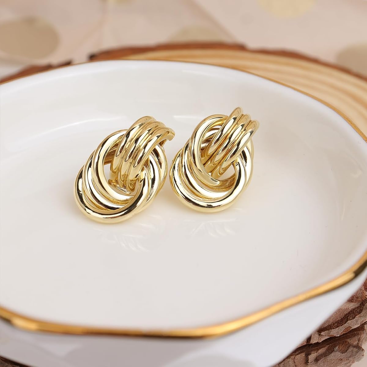 JeanBeau Women'S Chunky Golden Statement Earrings - Long Twisted Link Dangle Drop Jewelry, Lightweight Everyday & Formal Earrings, Nickel-Free Hypoallergenic Elegant Gift for Women, Versatile Jewelry, Geometric Knot Design, Durable Earrings