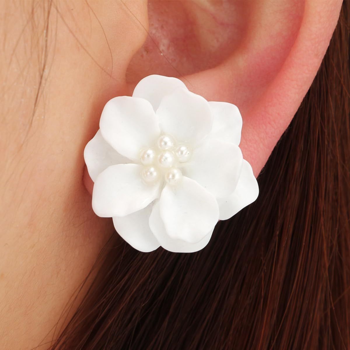 Boho Acrylic Pearl Flower Stud Earrings for Women, White Exaggeration Camellia Drop Earrings, Sweet Resin Flower Dangle Earrings Jewelry Gift