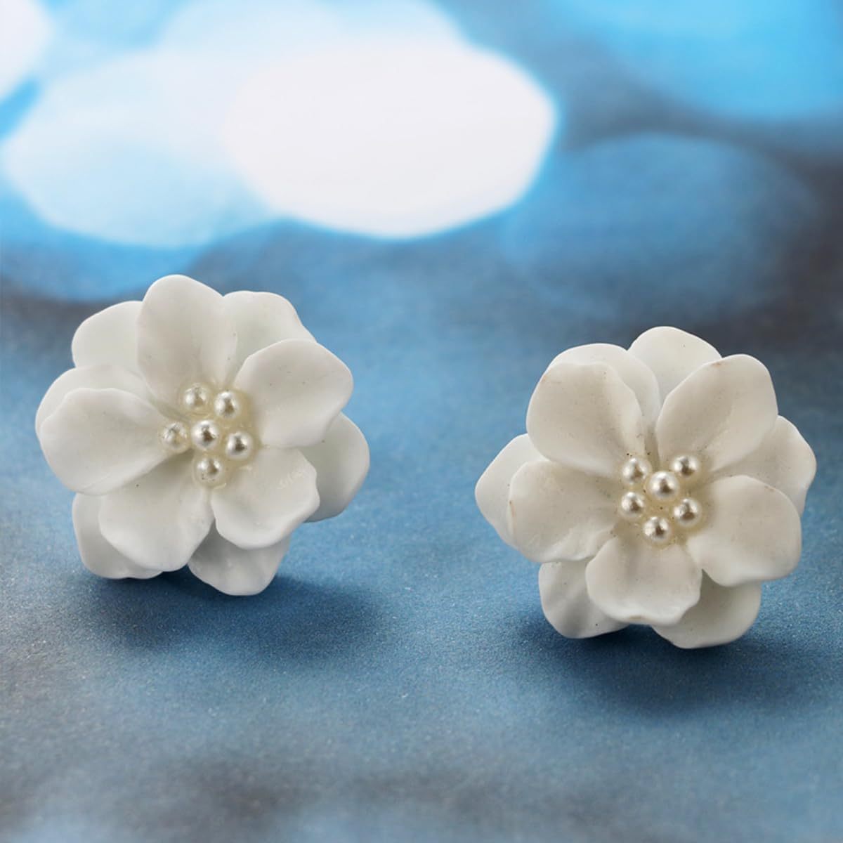Boho Acrylic Pearl Flower Stud Earrings for Women, White Exaggeration Camellia Drop Earrings, Sweet Resin Flower Dangle Earrings Jewelry Gift