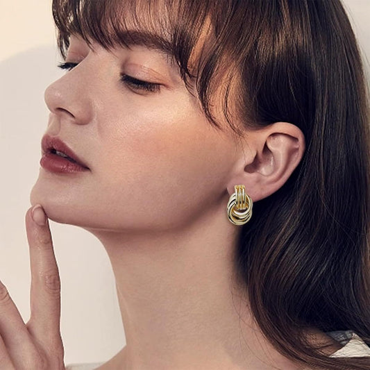 JeanBeau Women'S Chunky Golden Statement Earrings - Long Twisted Link Dangle Drop Jewelry, Lightweight Everyday & Formal Earrings, Nickel-Free Hypoallergenic Elegant Gift for Women, Versatile Jewelry, Geometric Knot Design, Durable Earrings