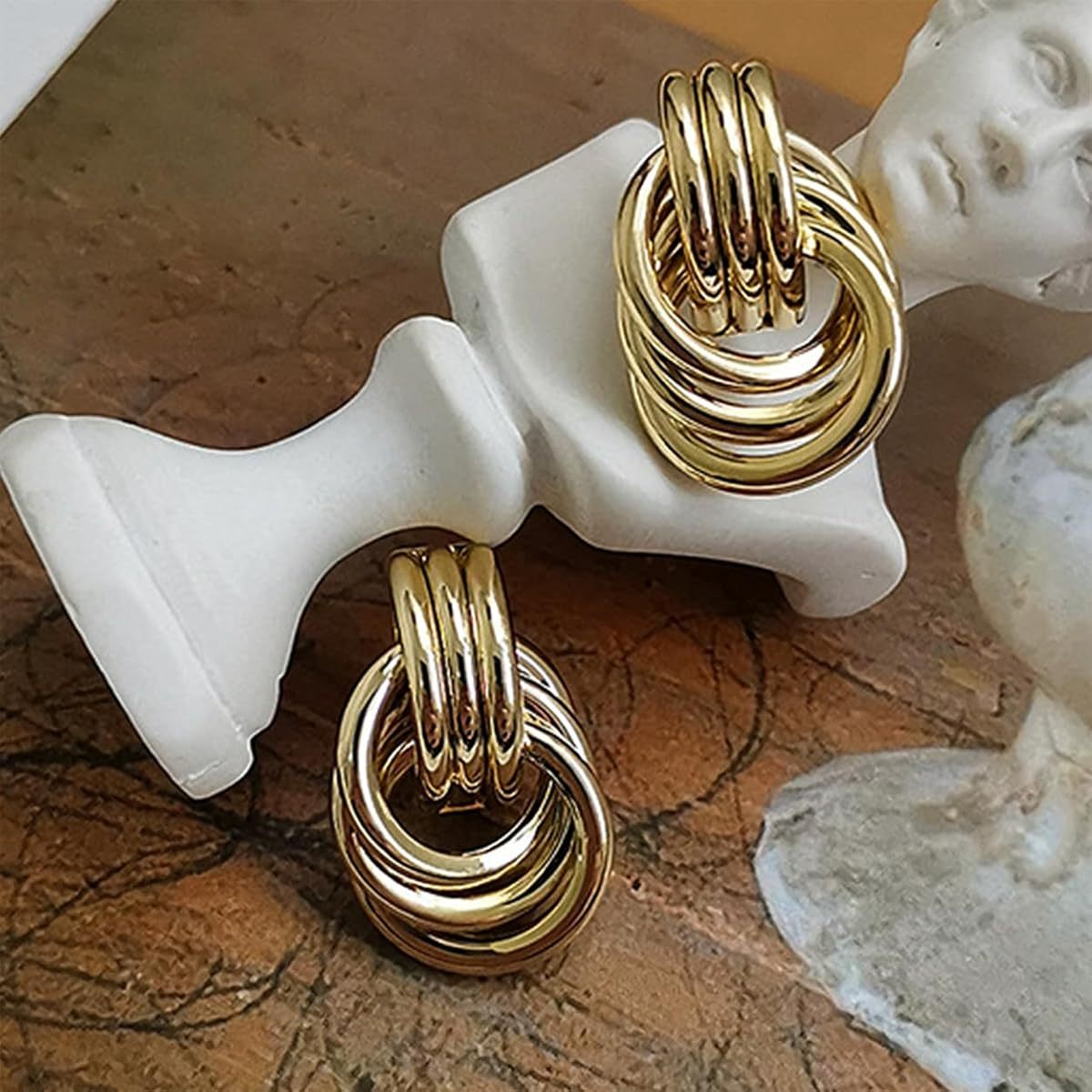 JeanBeau Women'S Chunky Golden Statement Earrings - Long Twisted Link Dangle Drop Jewelry, Lightweight Everyday & Formal Earrings, Nickel-Free Hypoallergenic Elegant Gift for Women, Versatile Jewelry, Geometric Knot Design, Durable Earrings