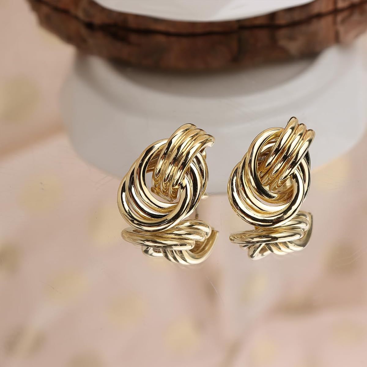 JeanBeau Women'S Chunky Golden Statement Earrings - Long Twisted Link Dangle Drop Jewelry, Lightweight Everyday & Formal Earrings, Nickel-Free Hypoallergenic Elegant Gift for Women, Versatile Jewelry, Geometric Knot Design, Durable Earrings